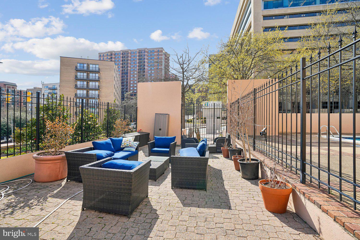 1301 North Courthouse Road, Unit 1607 Arlington, VA 22201 - Photo 35 of 44 Woodbury Heights Patio