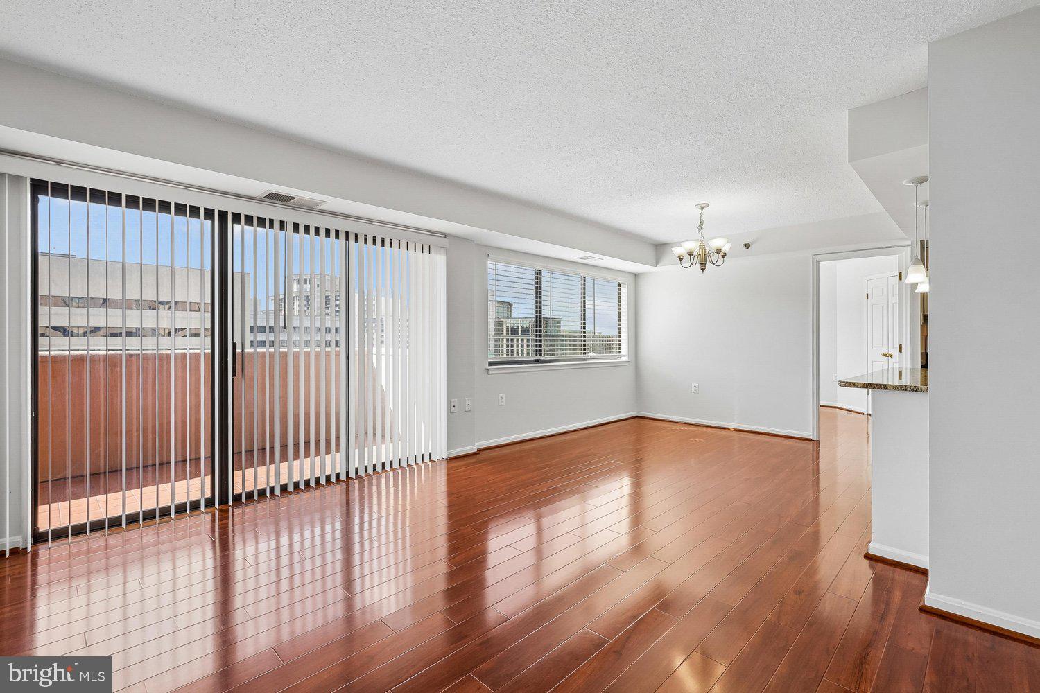 1301 North Courthouse Road, Unit 1607 Arlington, VA 22201 - Photo 6 of 44 Living Room