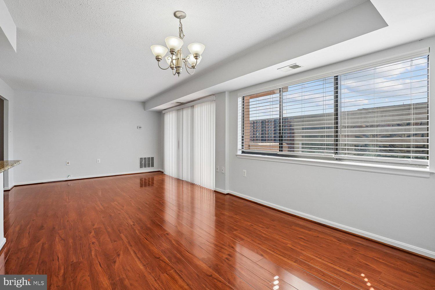 1301 North Courthouse Road, Unit 1607 Arlington, VA 22201 - Photo 9 of 44 Dining Room