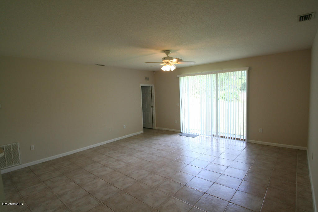 1421 Hanscom Road Southwest Palm Bay, FL 32908 - Photo 3 of 8 Living