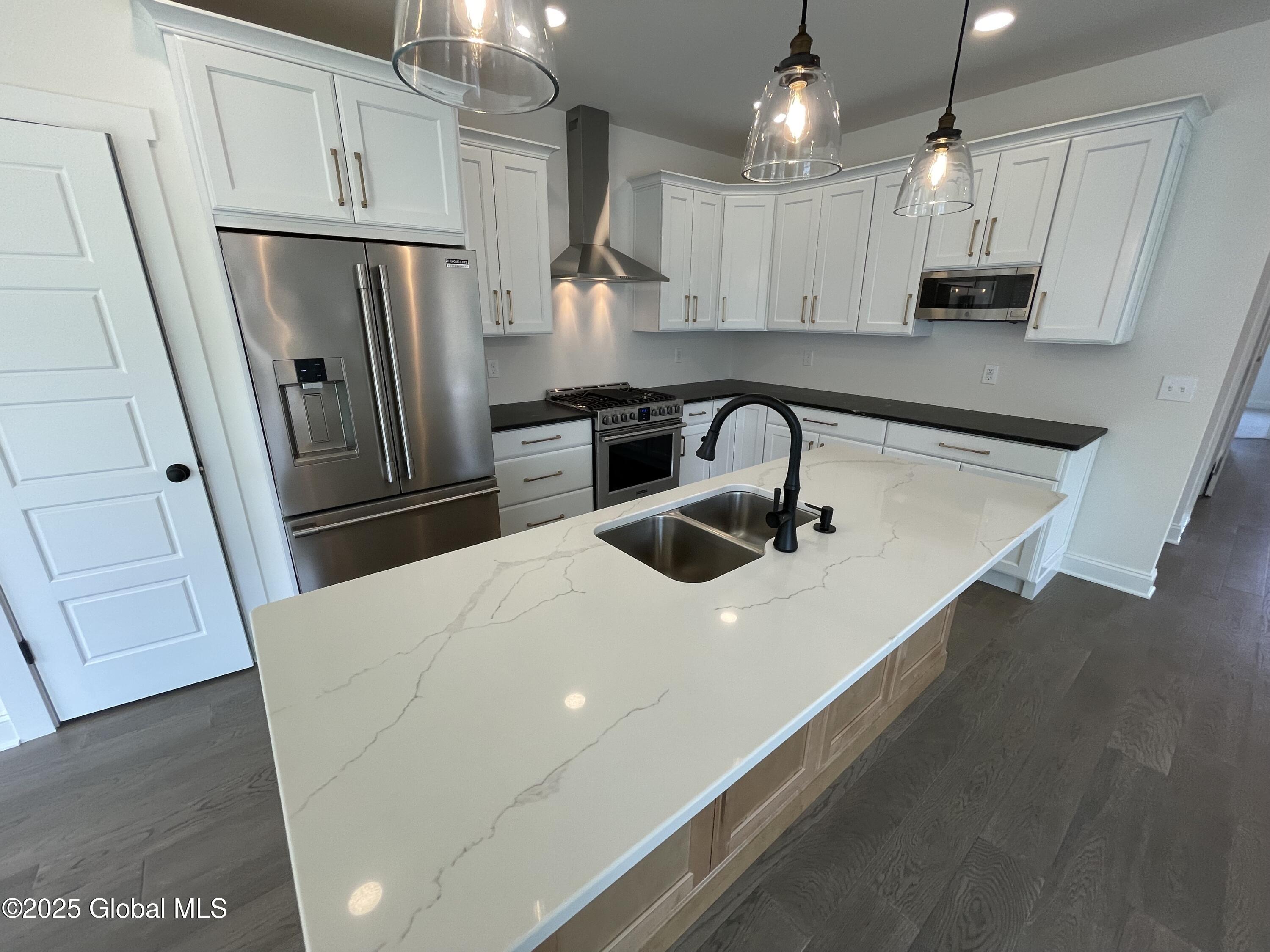 6 Avalon Way Wilton, NY 12866 - Photo 11 of 12 IMG_1092