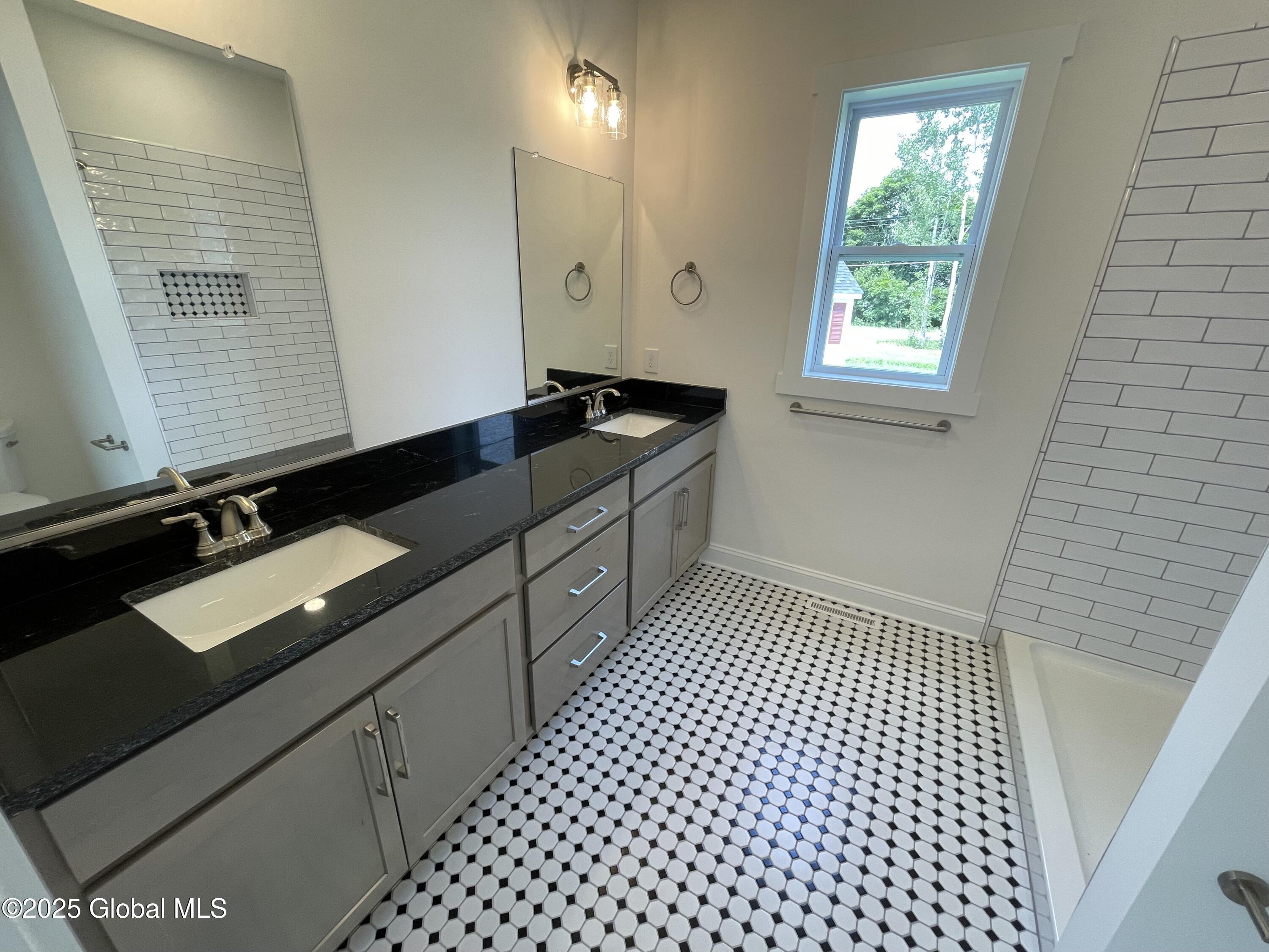 6 Avalon Way Wilton, NY 12866 - Photo 7 of 12 IMG_1104