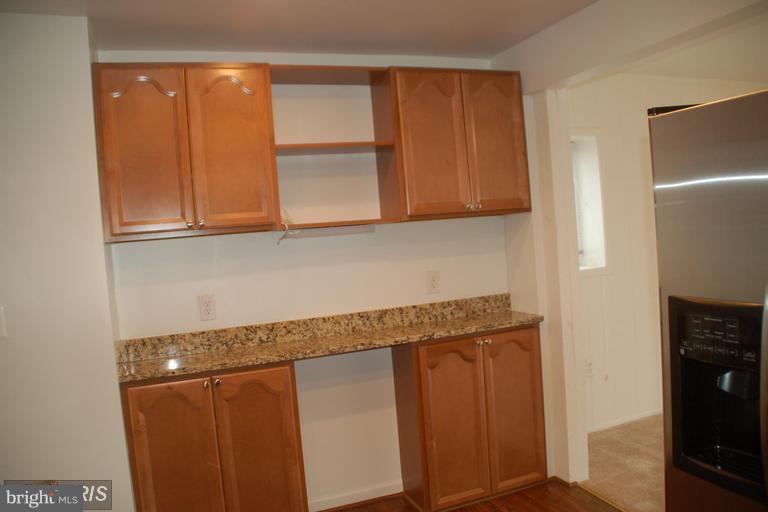 3031 Sugar Lane Vienna, VA 22181 - Photo 7 of 25 Kitchen