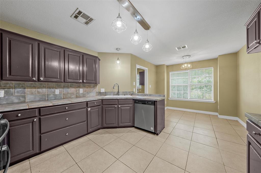 10413 Granada Drive Waco, TX 76708 - Photo 10 of 25