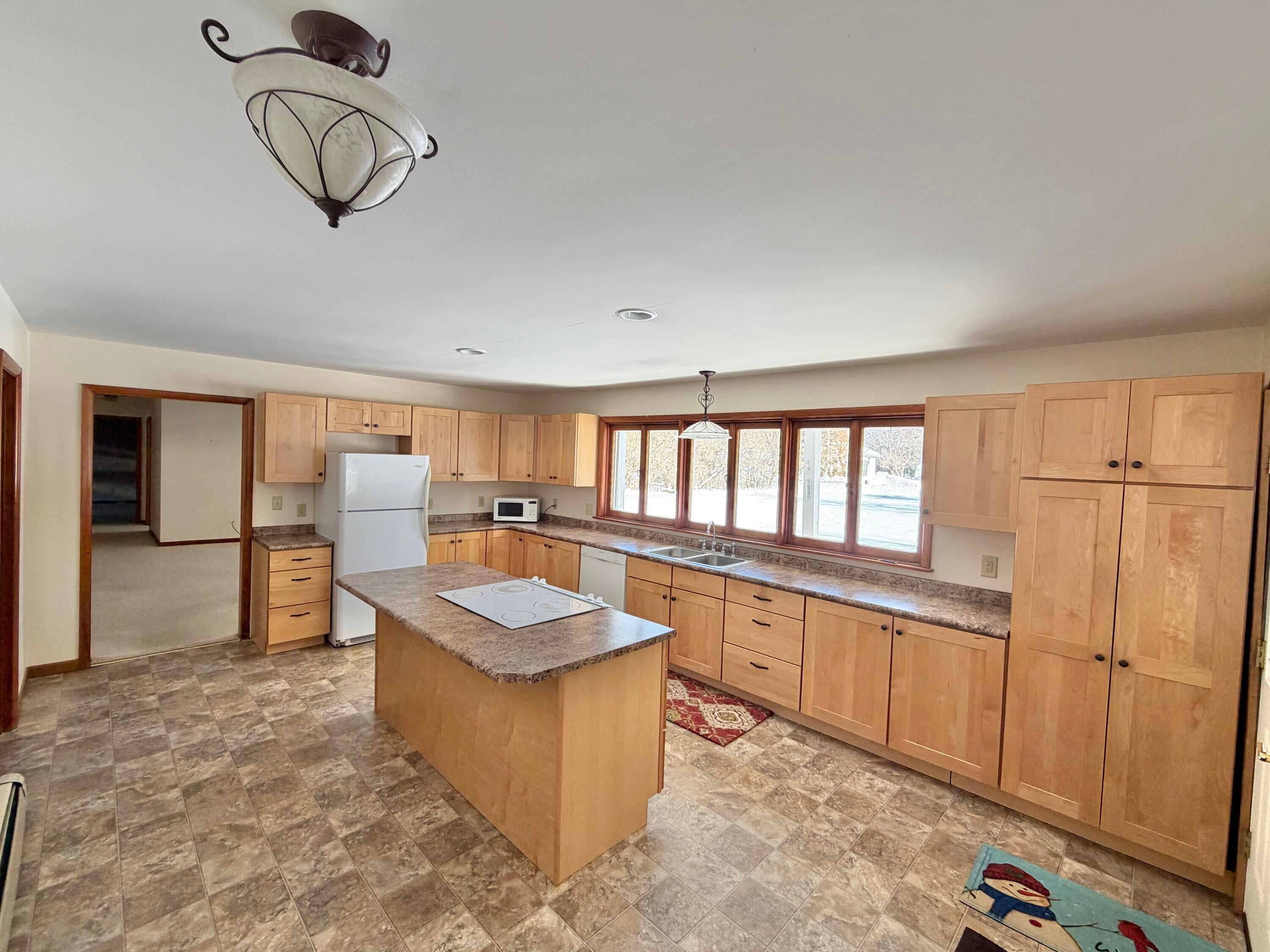 406 Mission Road Sault Ste. Marie, MI 49783 - Photo 8 of 31 Gallery Image 8