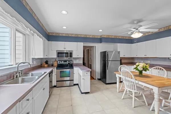 $1,895,000 | 32 East Main Street, Stonington, CT 06355