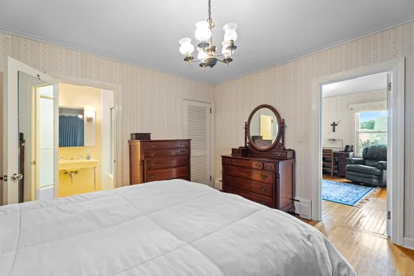 $1,895,000 | 32 East Main Street, Stonington, CT 06355
