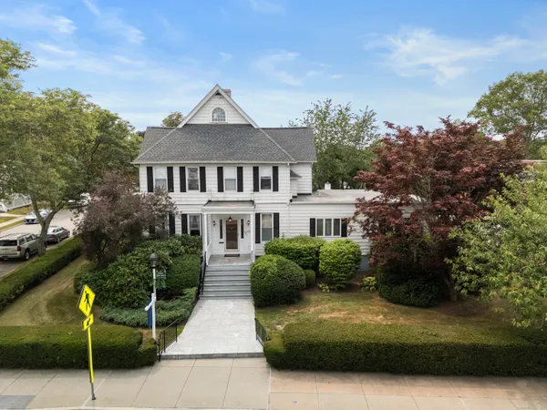 $1,895,000 | 32 East Main Street, Stonington, CT 06355