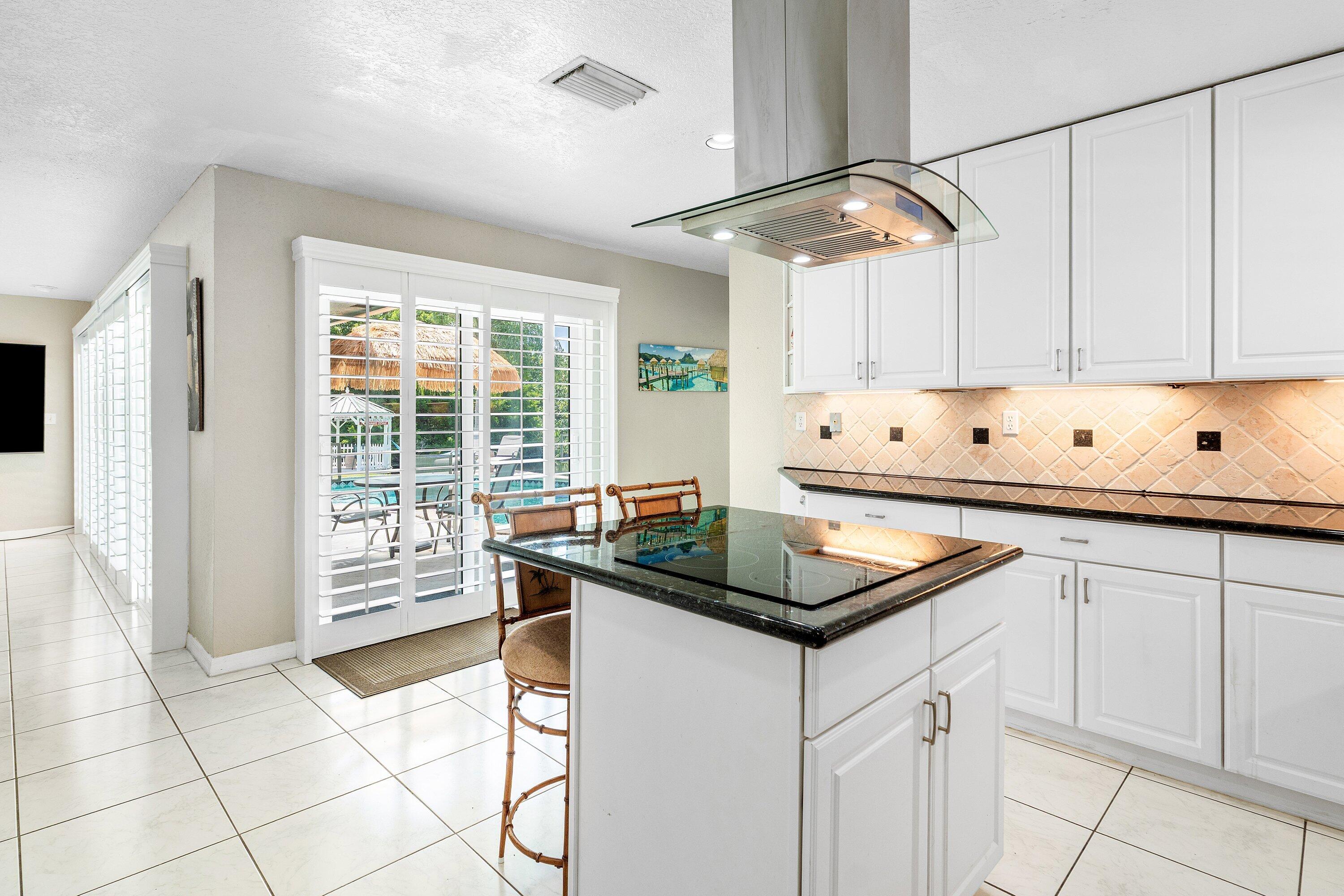 598 West Palmetto Park Road Boca Raton, FL 33486 - Photo 13 of 46 012-598WestPalmettoParkRoad-BocaRaton-FL