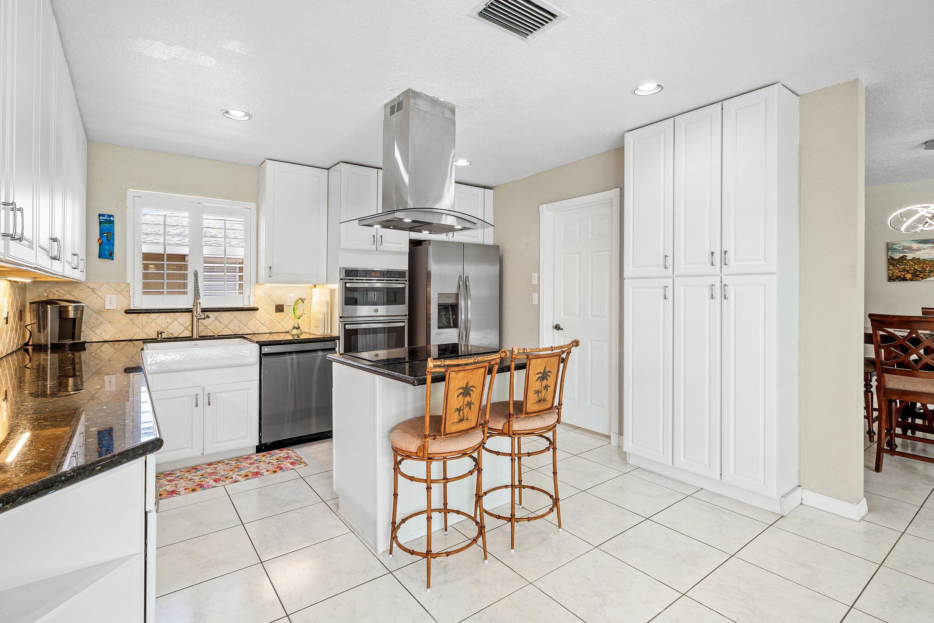 598 West Palmetto Park Road Boca Raton, FL 33486 - Photo 14 of 46 014-598WestPalmettoParkRoad-BocaRaton-FL