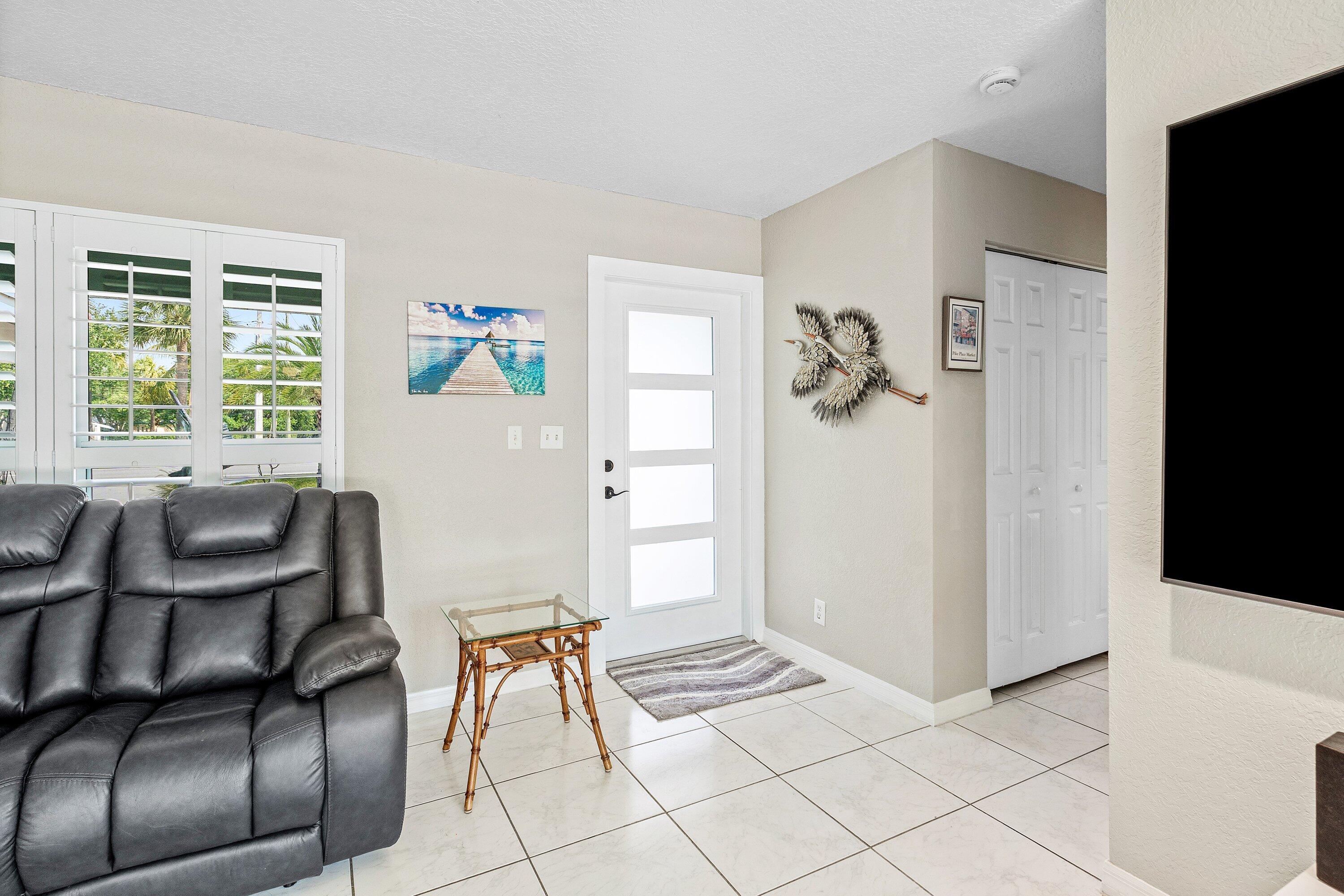 598 West Palmetto Park Road Boca Raton, FL 33486 - Photo 6 of 46 005-598WestPalmettoParkRoad-BocaRaton-FL