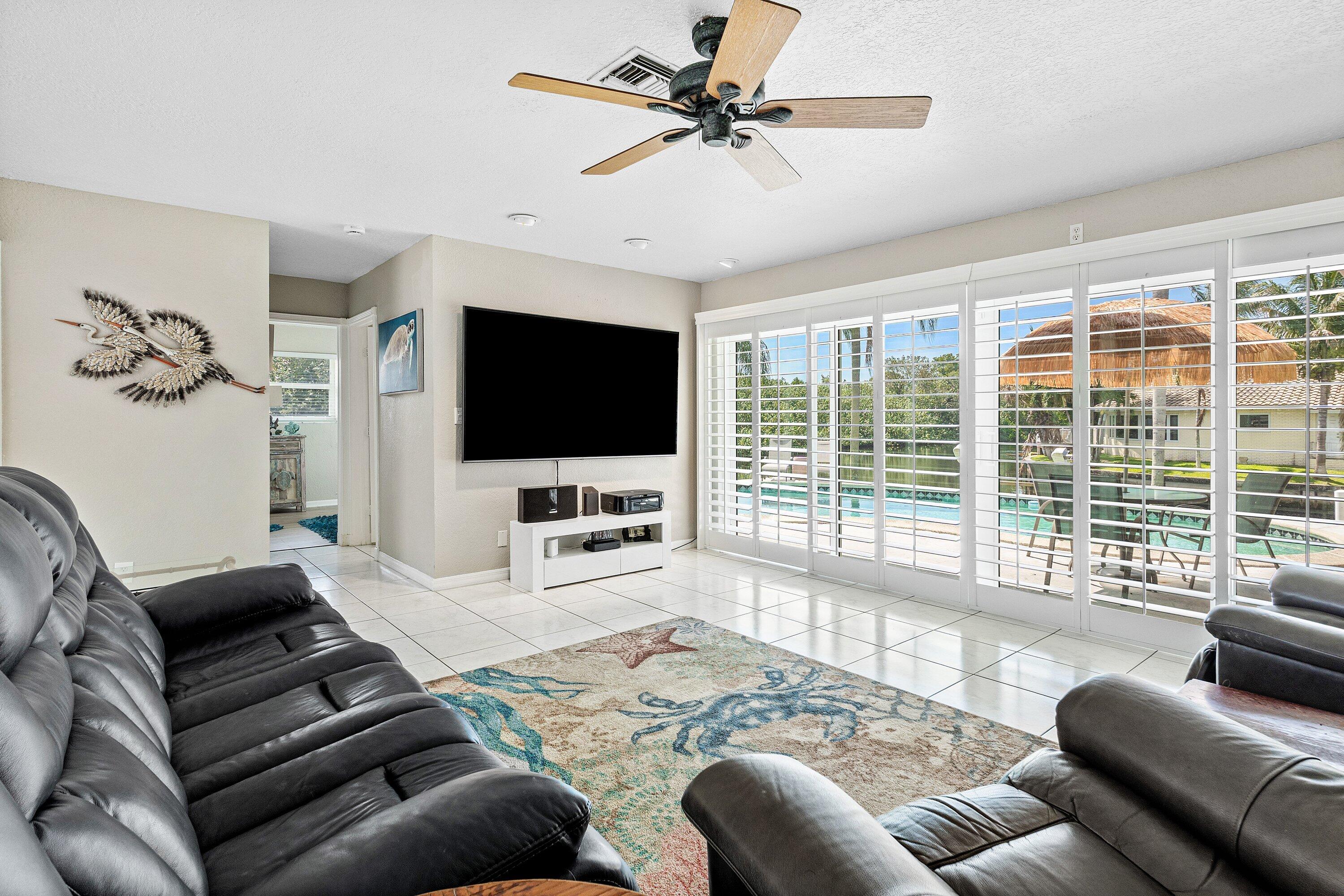 598 West Palmetto Park Road Boca Raton, FL 33486 - Photo 9 of 46 008-598WestPalmettoParkRoad-BocaRaton-FL
