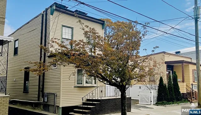 $565,000 | 20 Lake Street, Belleville, NJ 07109