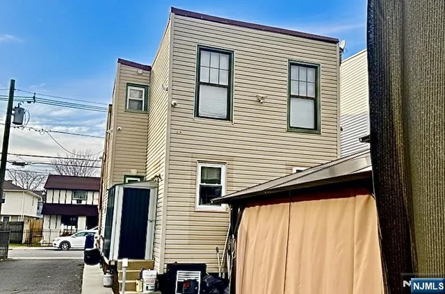 $565,000 | 20 Lake Street, Belleville, NJ 07109