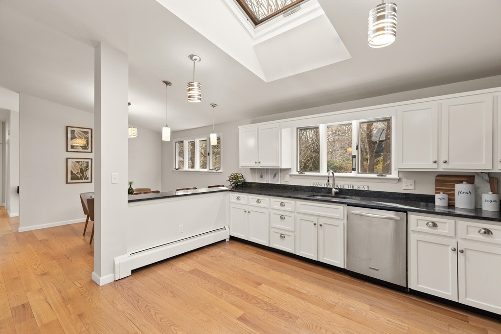 16 Ledgewood Road Manchester, MA 01944 - Photo 11 of 37 Gallery Image 11