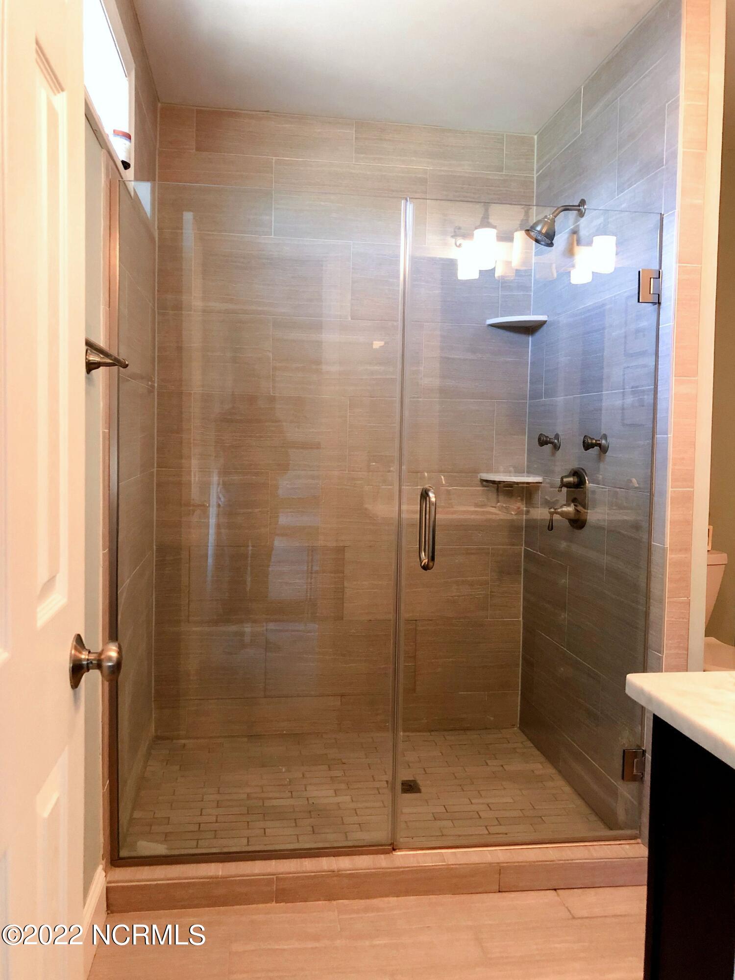 596 Pirate Cove Road Washington, NC 27889 - Photo 36 of 64 596 bath