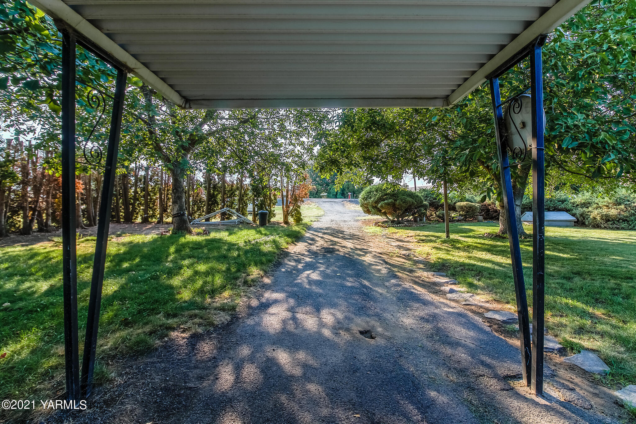 681 Lateral A Road Wapato, WA 98951 - Photo 18 of 19 a view of outdoor space with deck