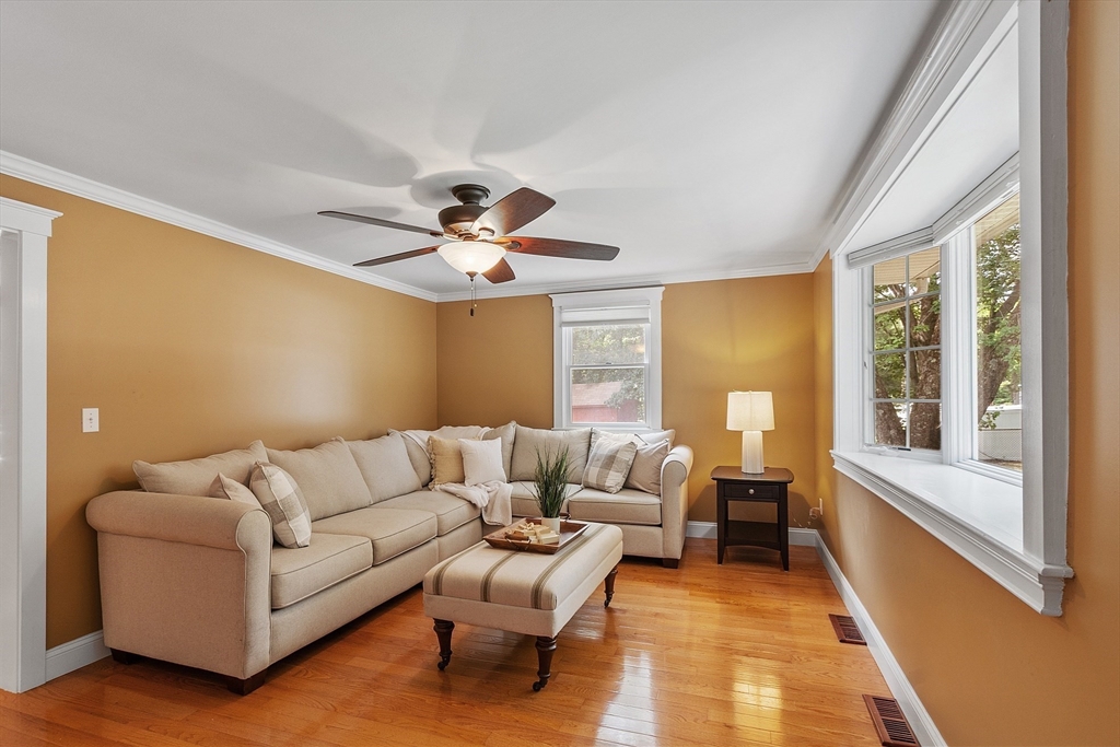 7 Campbell Road Billerica, MA 01821 - Photo 6 of 33 Gallery Image 6