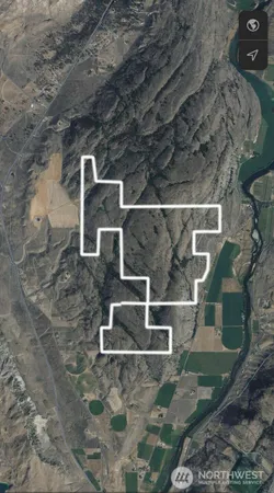 a view of a yard with mountain