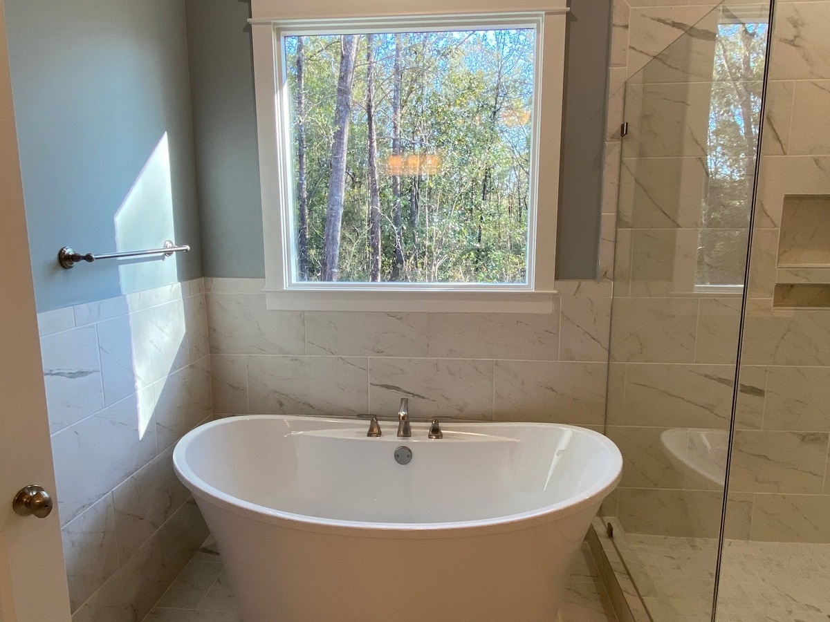 11036 Redfern Road Daphne, AL 36526 - Photo 19 of 25 Soaking tub in Master