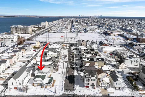 $699,999 | 11 East 7th Street, Unit A, Ocean City, NJ 08226