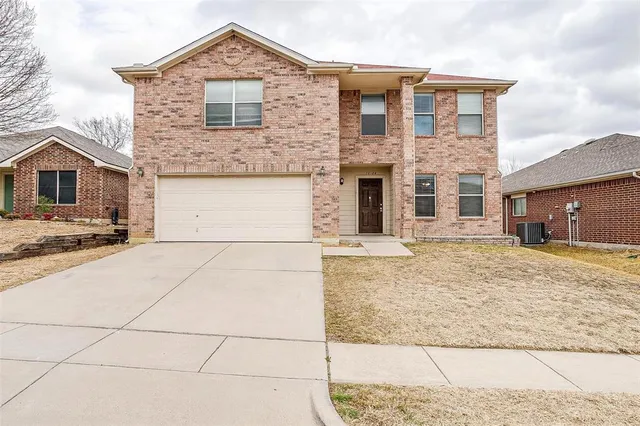 $2,300 | 10104 High Eagle Trail, Fort Worth, TX 76108