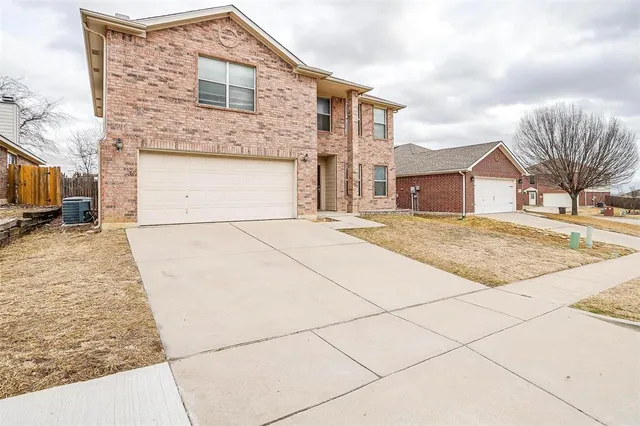 $2,300 | 10104 High Eagle Trail, Fort Worth, TX 76108