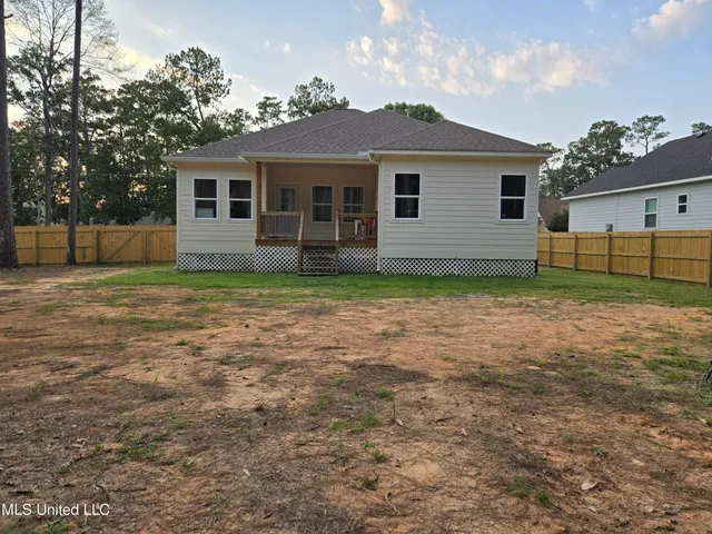 $245,000 | 1711 East Lakeshore Drive, Carriere, MS 39426