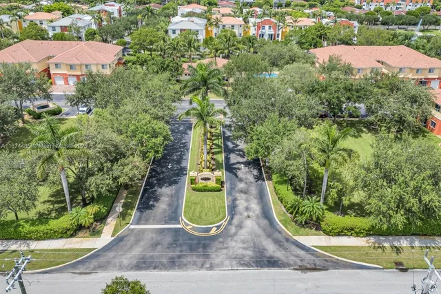 a house view with a outdoor space