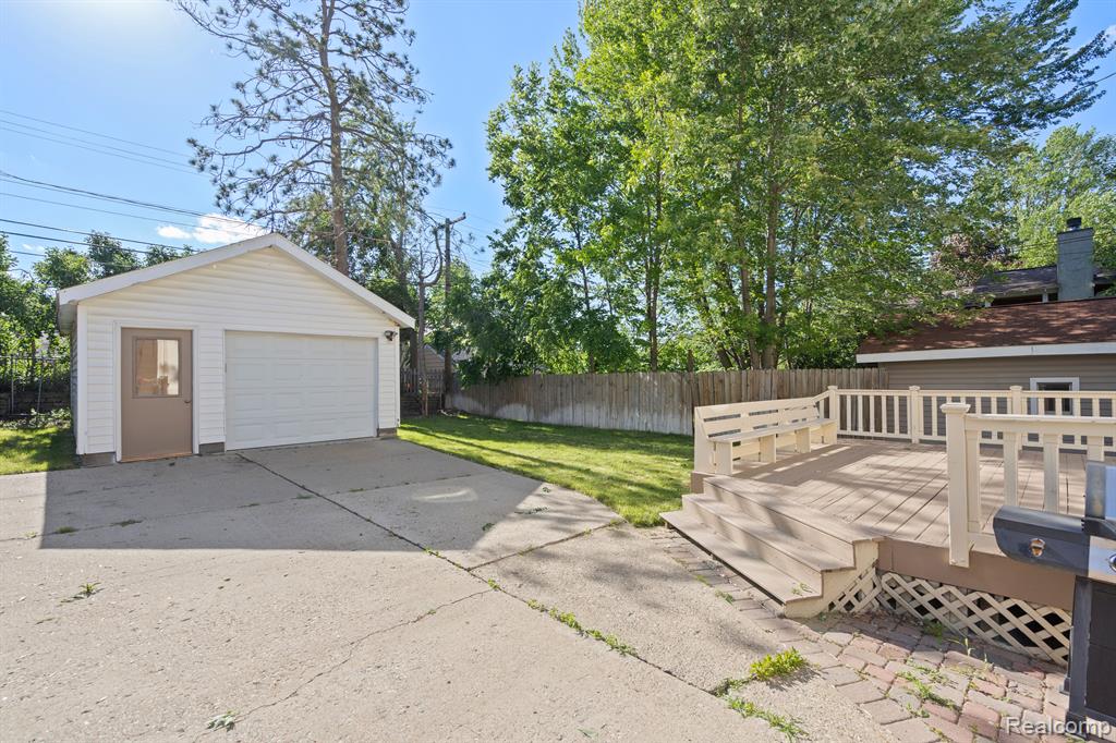 403 Taylor Avenue Rochester, MI 48307 - Photo 4 of 34