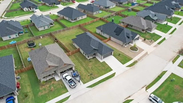 $2,000 | 2111 Wyldewood Way, Sherman, TX 75092