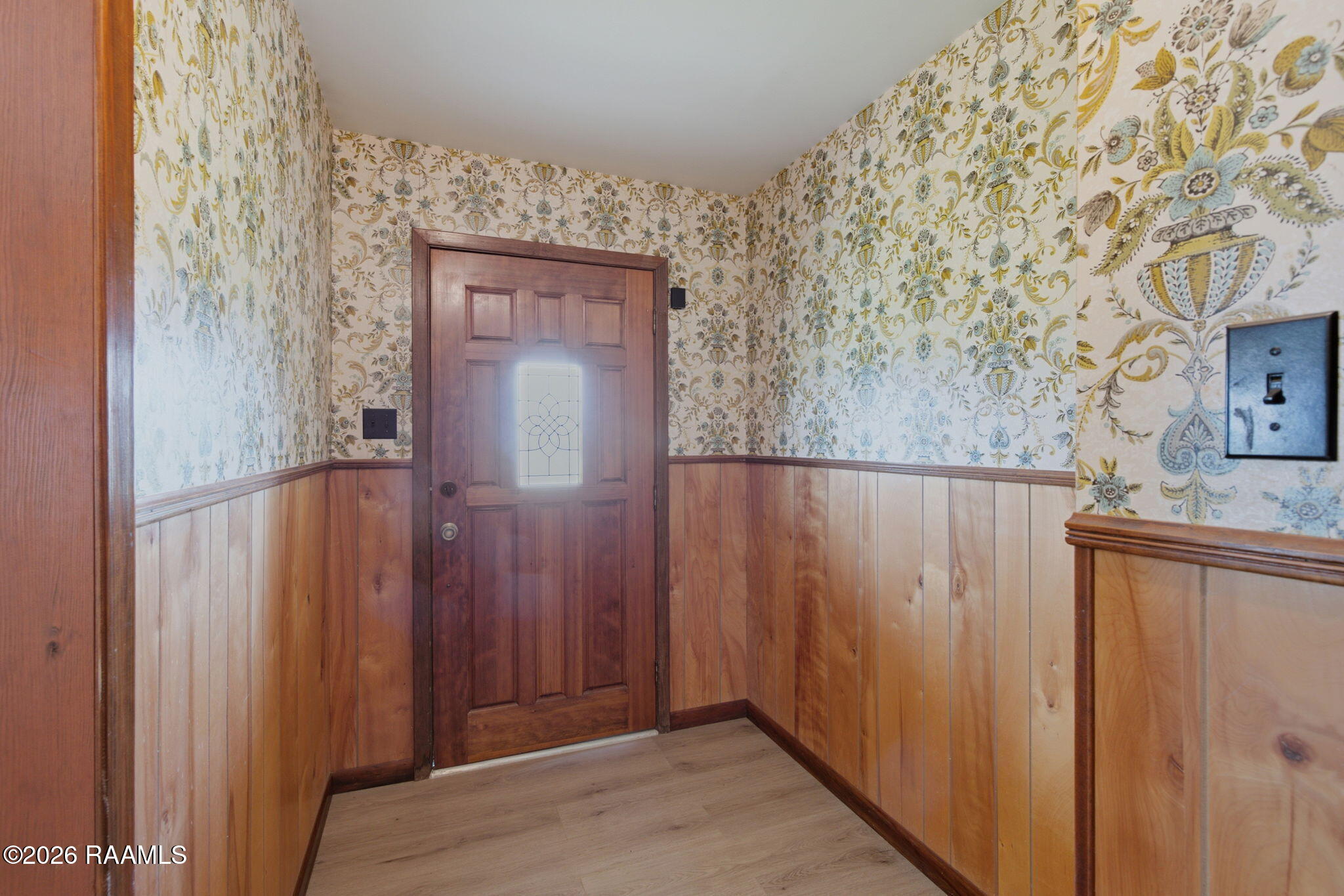 7228 Ellie Benoit Road Gueydan, LA 70542 - Photo 2 of 22 Foyer