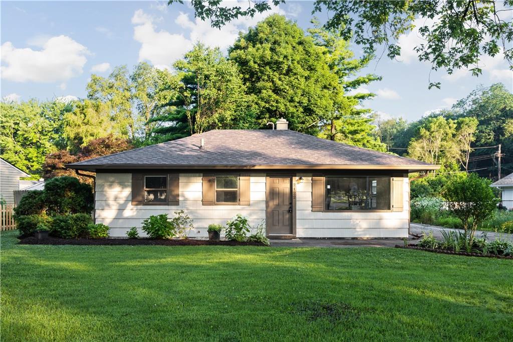 2122 Randall Road Indianapolis, IN 46240 - Photo 2 of 25 Gallery Image 2