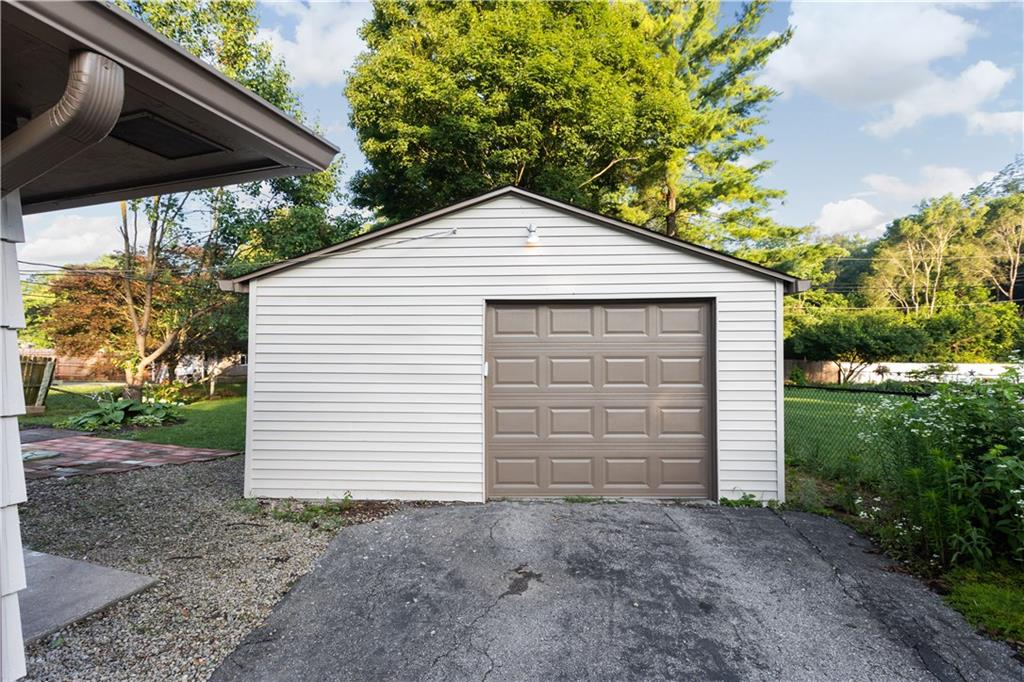 2122 Randall Road Indianapolis, IN 46240 - Photo 18 of 25 Gallery Image 18