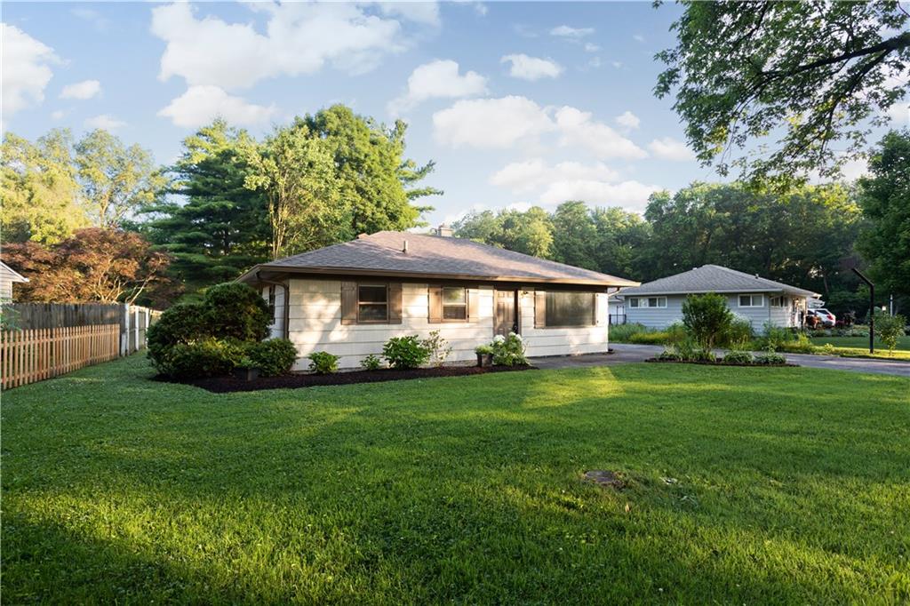 2122 Randall Road Indianapolis, IN 46240 - Photo 4 of 25 Gallery Image 4