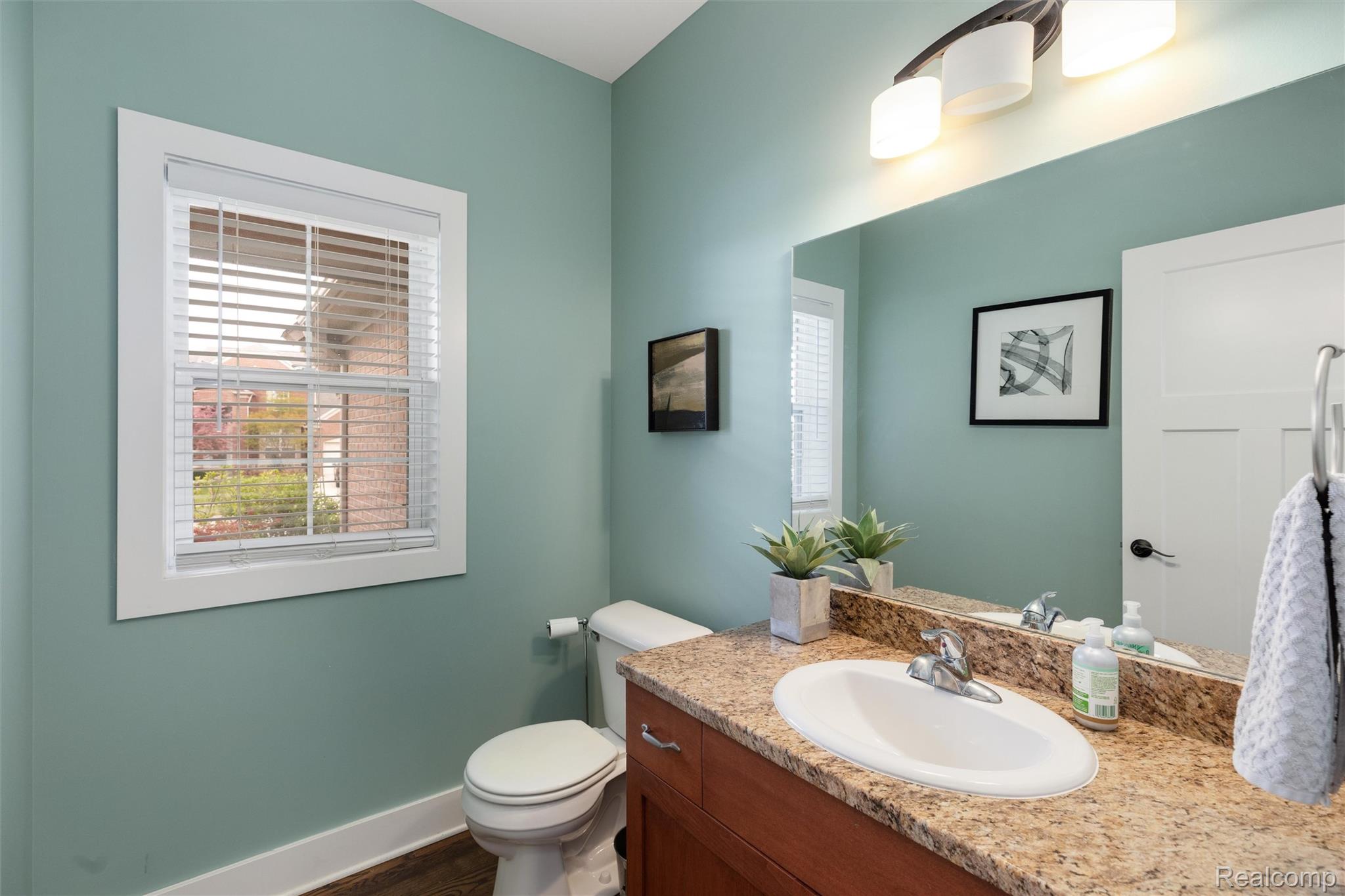 1016 West Snell Road Rochester, MI 48306 - Photo 6 of 35 Half Bathroom