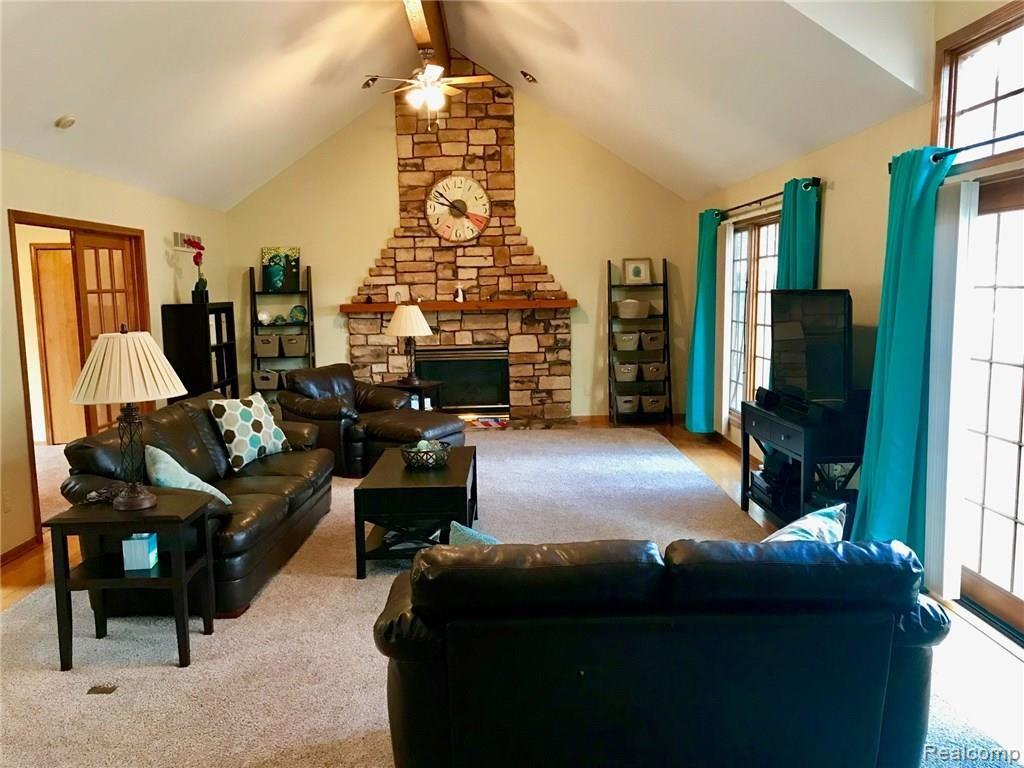 817 Wilwood Road Rochester Hills, MI 48309 - Photo 3 of 44