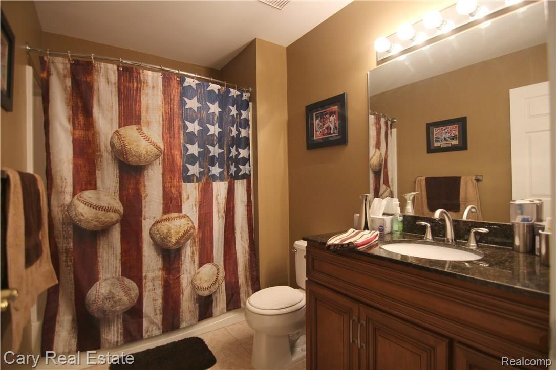 337 Timber Ridge Drive Highland, MI 48357 - Photo 24 of 30 Timber Ridge Dr Upper Full Bath.jpg