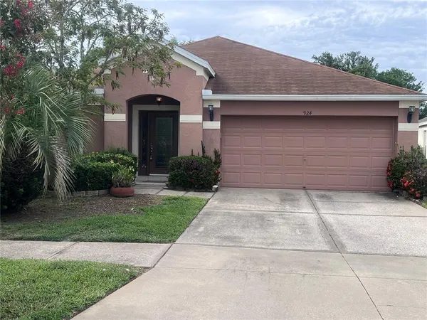 $2,700 | 924 Ridge Haven Drive, Brandon, FL 33511