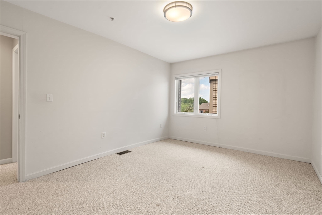 2 Duck Pond Road, Unit 127 Beverly, MA 01915 - Photo 8 of 22 Gallery Image 8