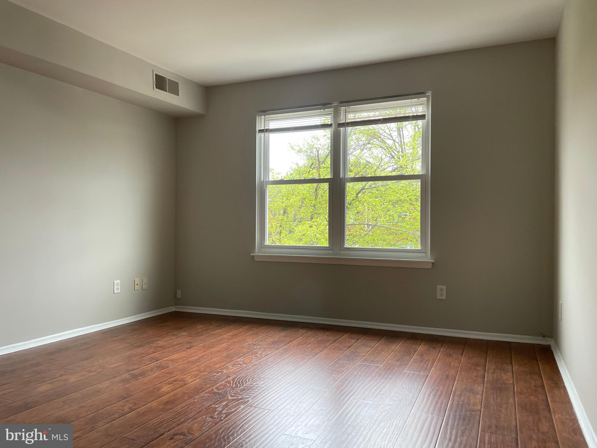 9453 Woodbridge Road Philadelphia, PA 19114 - Photo 25 of 65 2nd Floor Living Room