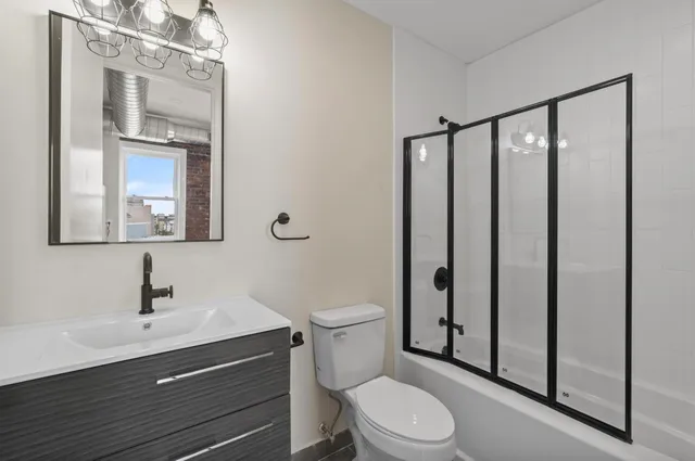$2,400 | 21 West 20th Street, Unit 102, Bayonne, NJ 07002