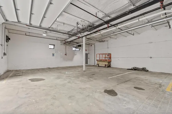 $2,150 | 21 West 20th Street, Unit 102, Bayonne, NJ 07002