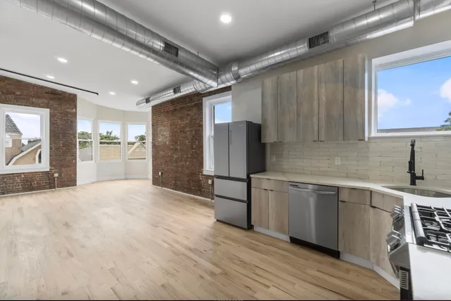 $2,400 | 21 West 20th Street, Unit 102, Bayonne, NJ 07002