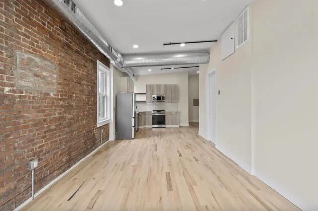 $2,400 | 21 West 20th Street, Unit 102, Bayonne, NJ 07002