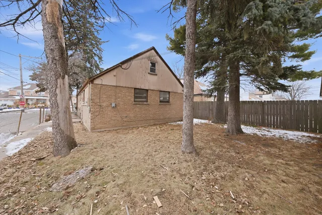 $165,000 | 129 49th Avenue, Bellwood, IL 60104