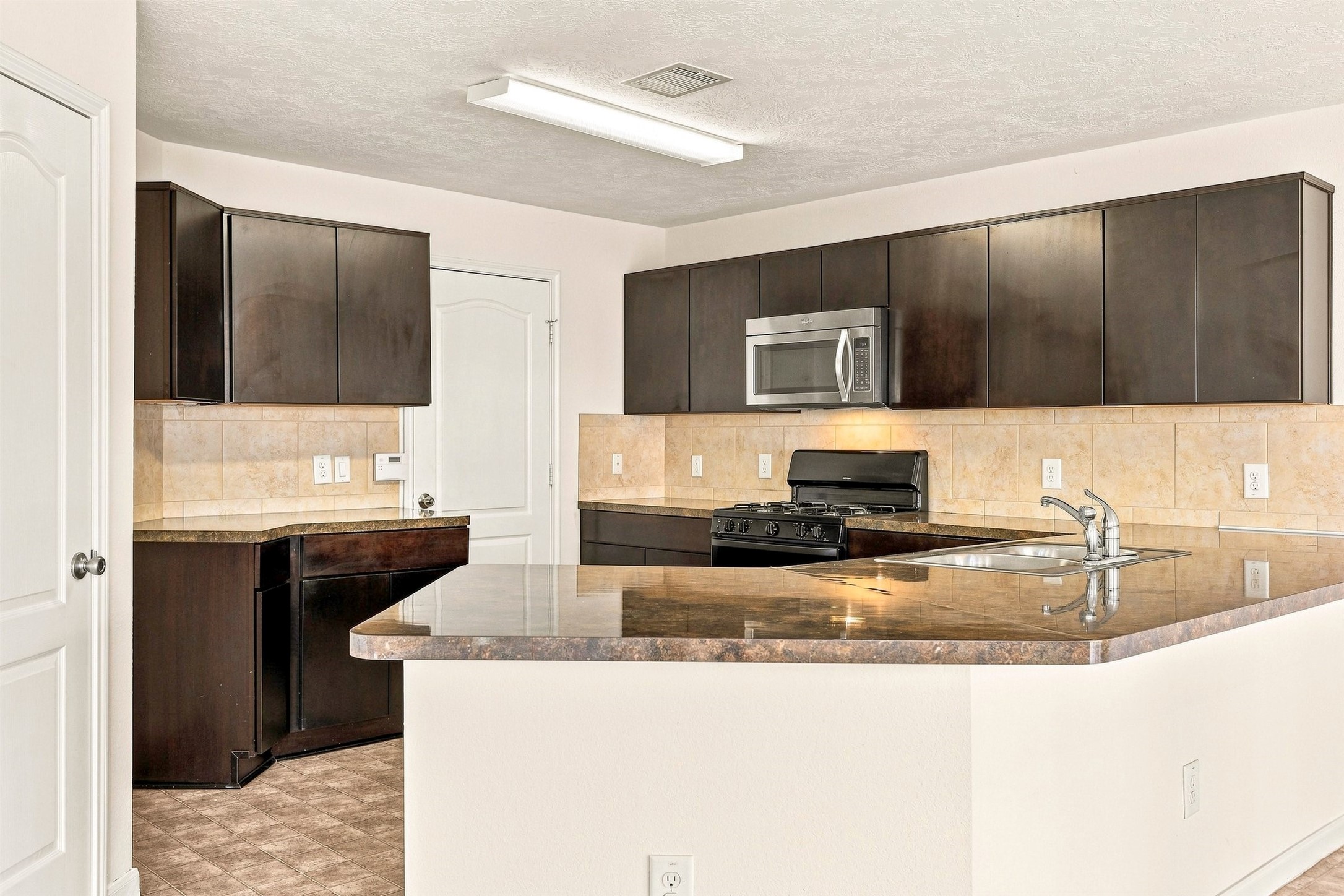 1014 Hummingbird Point Lane Houston, TX 77090 - Photo 10 of 28 Gallery Image 10