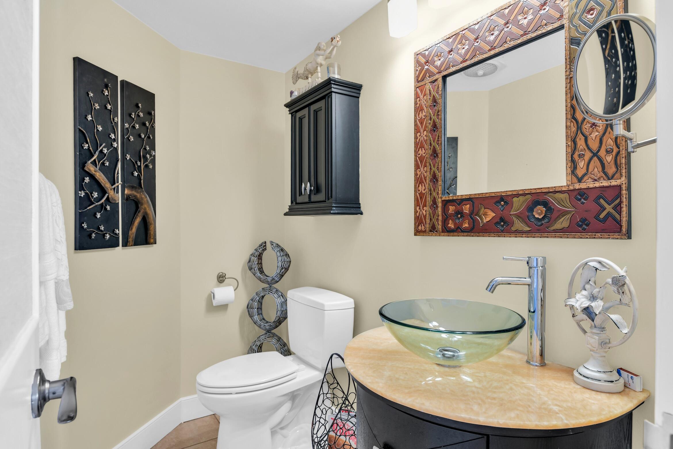 50 E Road, Unit 11D Delray Beach, FL 33483 - Photo 30 of 74 Guest Bathroom