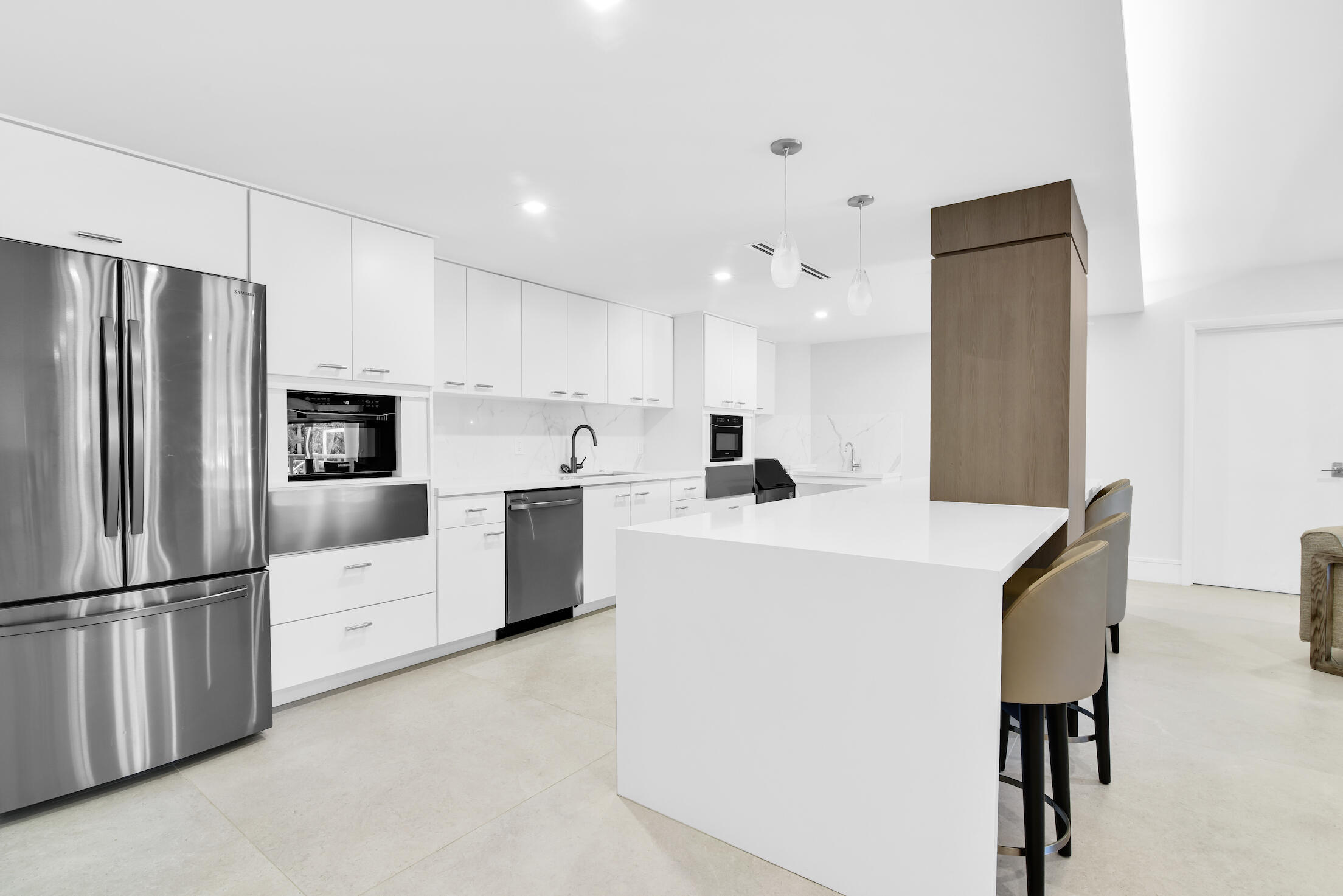50 E Road, Unit 11D Delray Beach, FL 33483 - Photo 60 of 74 Community Room Fully Equipped Kitchen