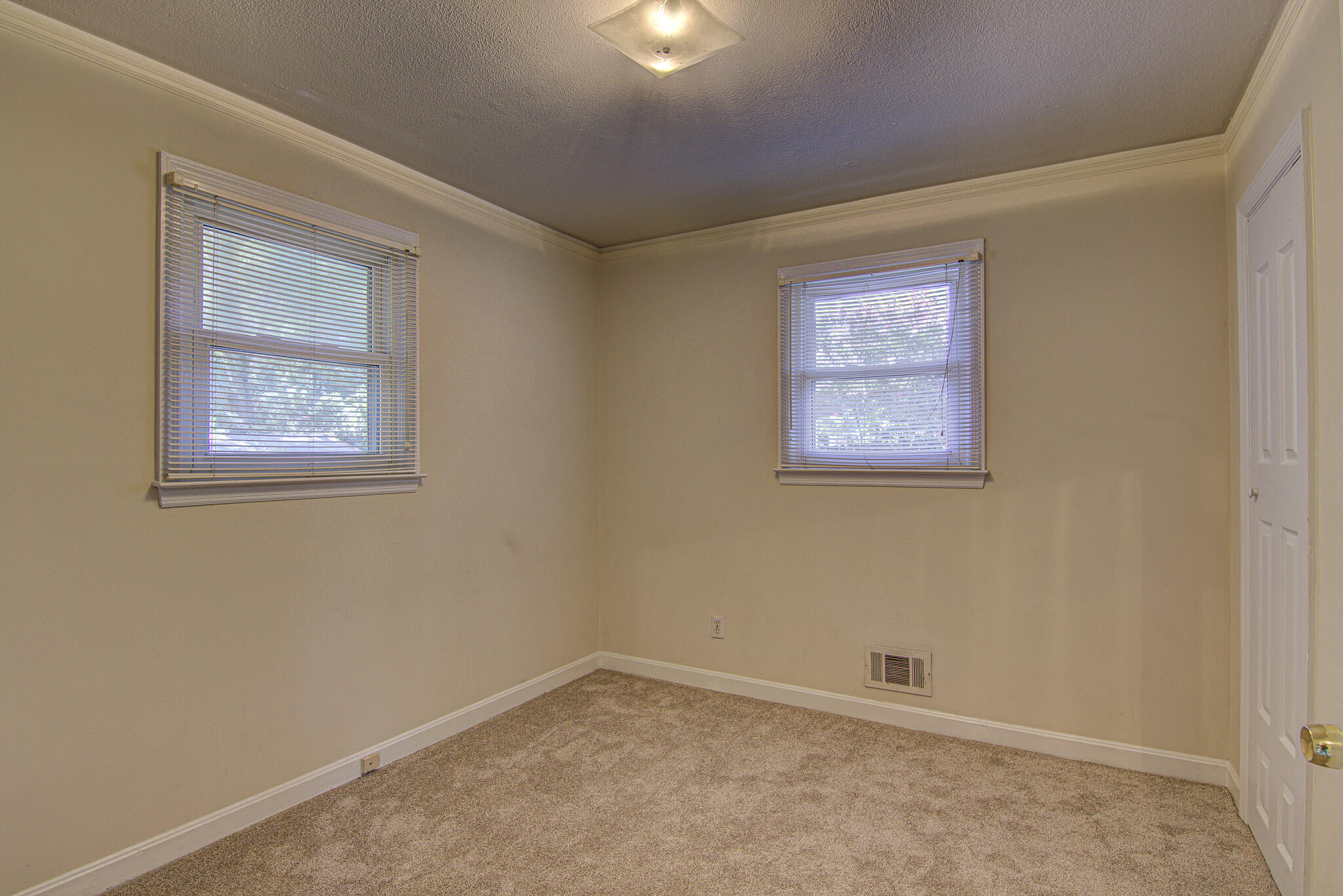 2426 Peach Orchard Road Sumter, SC 29154 - Photo 19 of 27 1-12